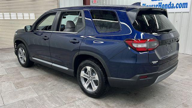 new 2025 Honda Pilot car, priced at $44,950