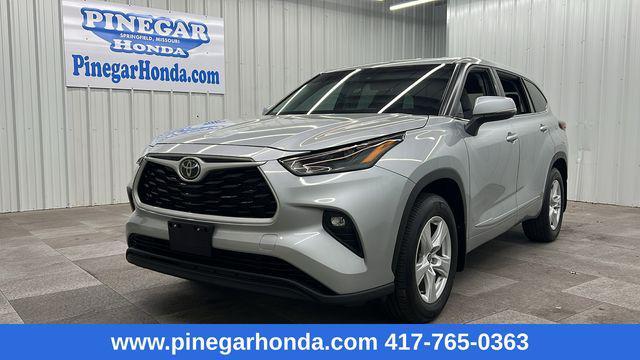 used 2022 Toyota Highlander car, priced at $32,950