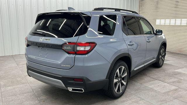 new 2025 Honda Pilot car, priced at $49,405