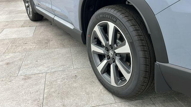 new 2025 Honda Pilot car, priced at $49,405