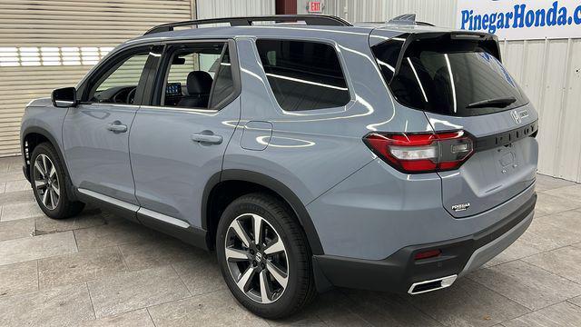 new 2025 Honda Pilot car, priced at $49,405