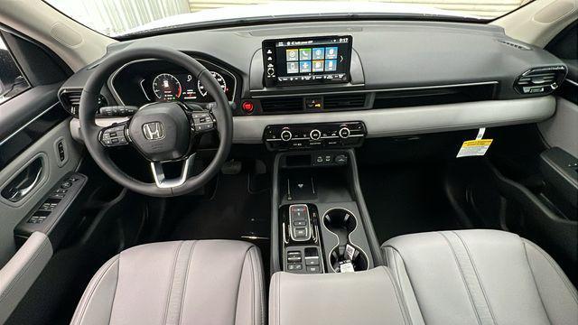 new 2025 Honda Pilot car, priced at $45,450