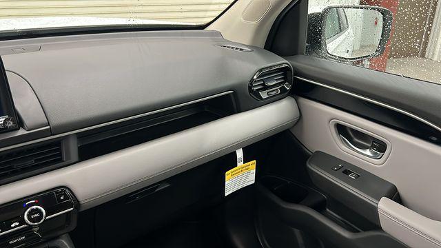 new 2025 Honda Pilot car, priced at $45,450