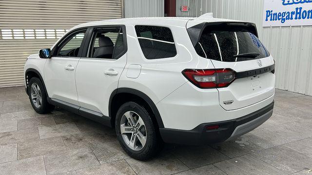 new 2025 Honda Pilot car, priced at $45,450