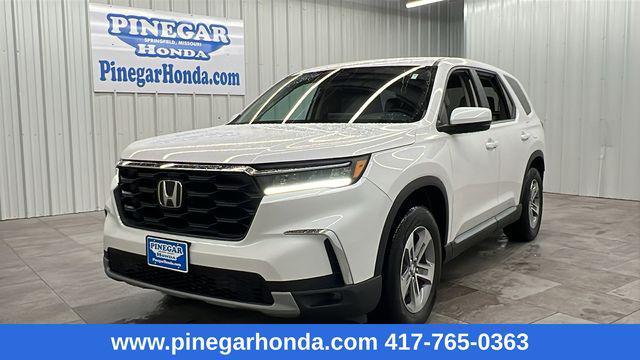 new 2025 Honda Pilot car, priced at $45,450