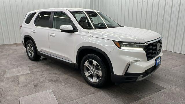 new 2025 Honda Pilot car, priced at $45,450