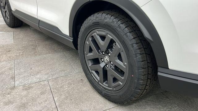 new 2026 Honda CR-V Hybrid car, priced at $40,650