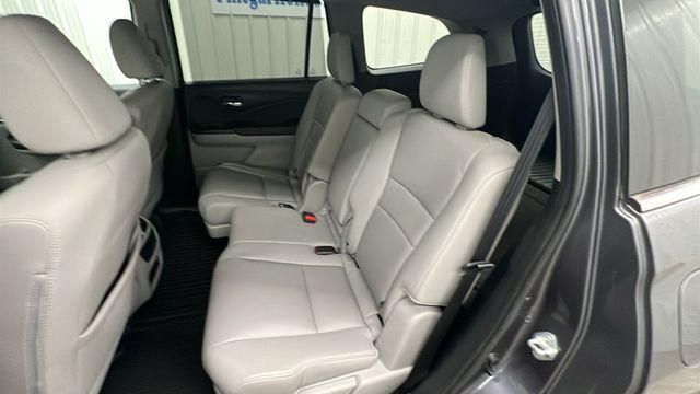 used 2022 Honda Pilot car, priced at $33,980