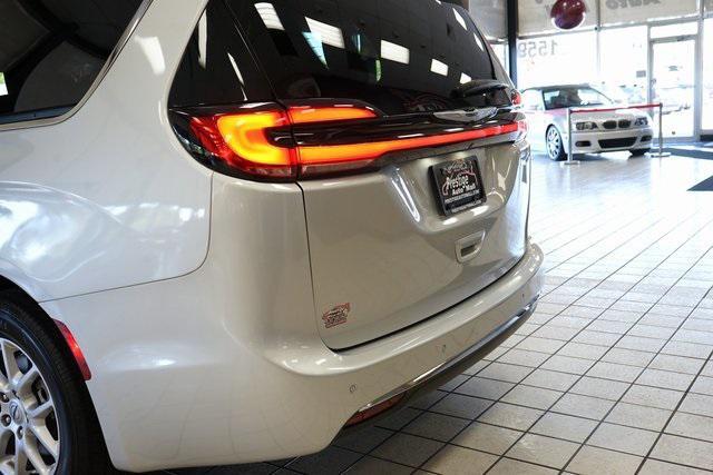 used 2024 Chrysler Pacifica car, priced at $30,033