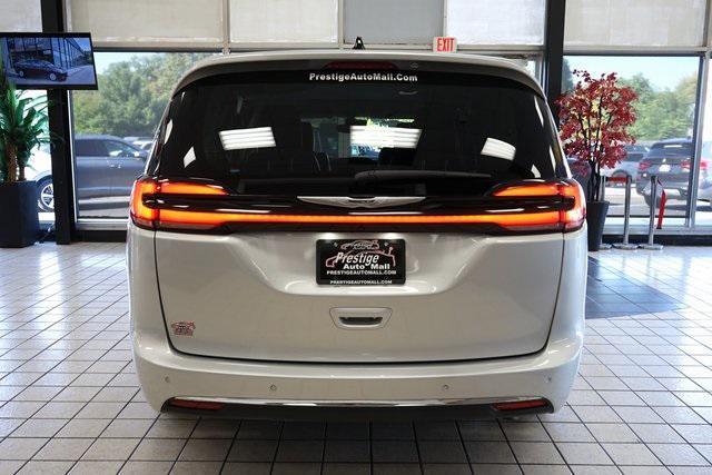 used 2024 Chrysler Pacifica car, priced at $30,033