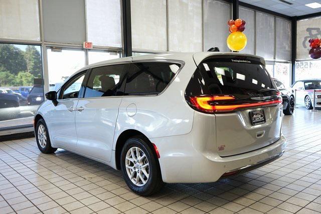 used 2024 Chrysler Pacifica car, priced at $30,033