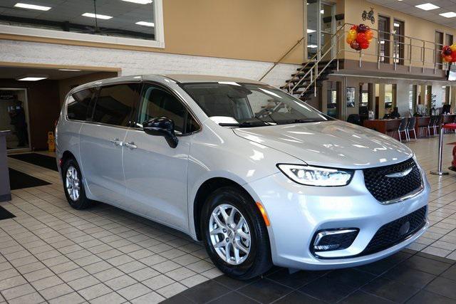 used 2024 Chrysler Pacifica car, priced at $30,033
