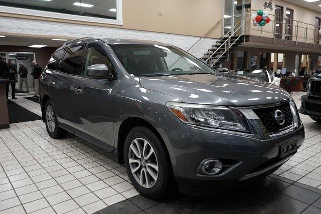 used 2016 Nissan Pathfinder car, priced at $13,677