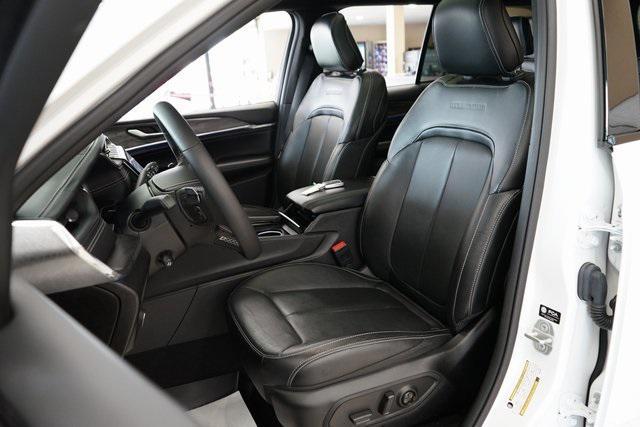 used 2023 Jeep Grand Cherokee car, priced at $39,999