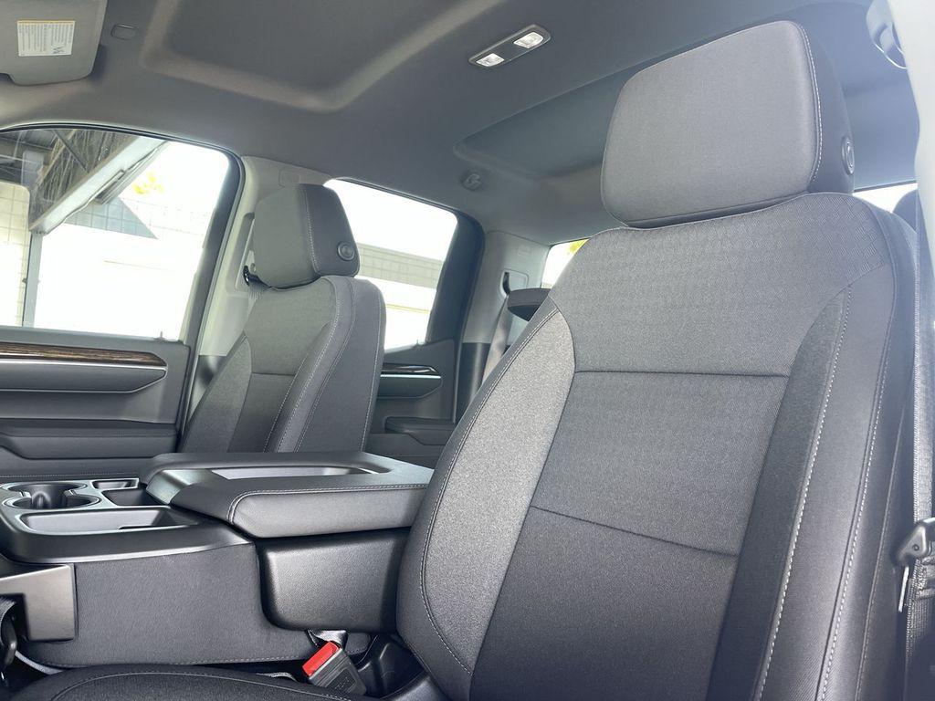 new 2025 GMC Sierra 1500 car, priced at $44,945