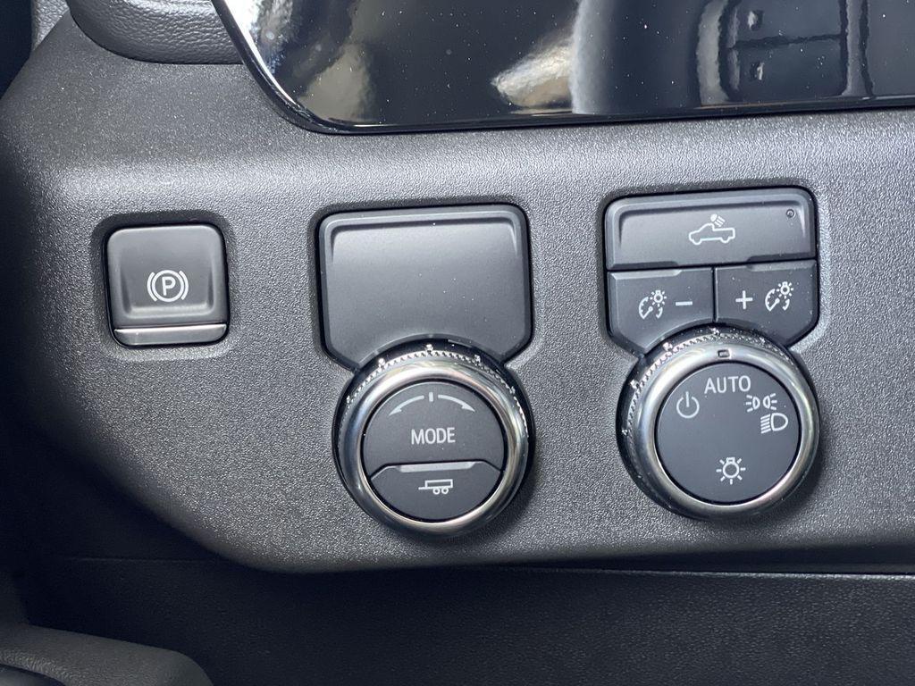 new 2025 GMC Sierra 1500 car, priced at $44,945
