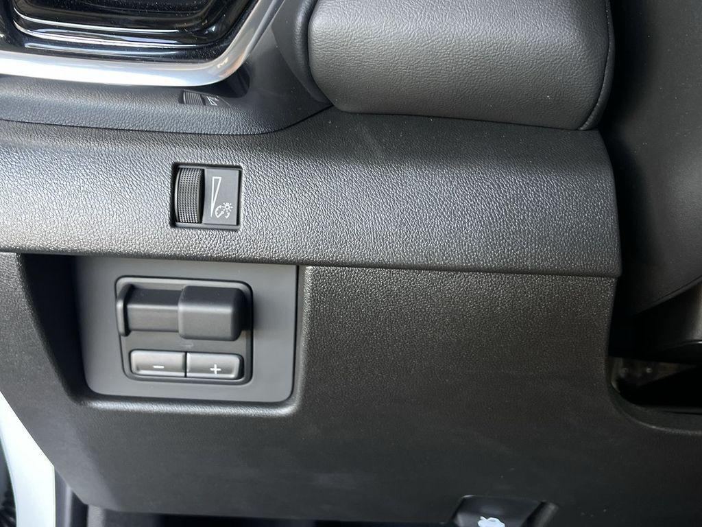 new 2025 GMC Canyon car, priced at $43,830