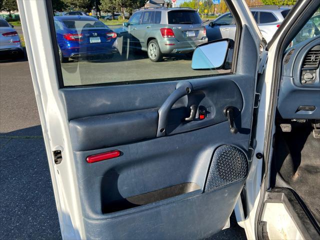 used 2000 Chevrolet Astro car, priced at $8,999