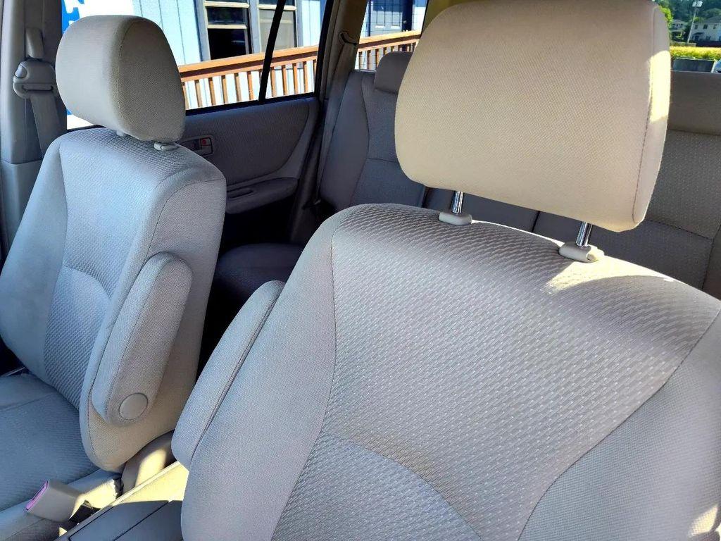 used 2007 Toyota Highlander car, priced at $6,999