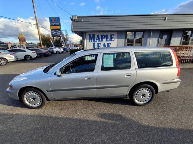 used 2001 Volvo V70 car, priced at $3,999