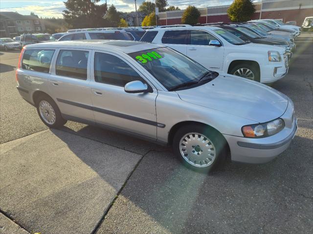 used 2001 Volvo V70 car, priced at $3,999