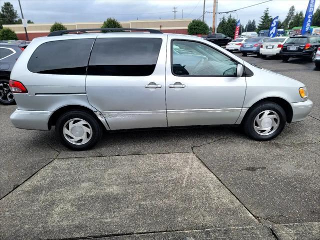 used 2002 Toyota Sienna car, priced at $2,999