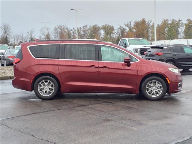 used 2021 Chrysler Pacifica car, priced at $27,400