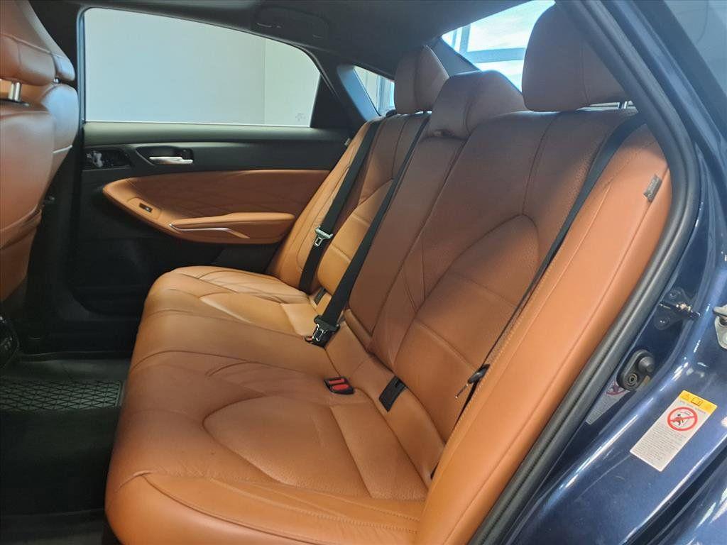 used 2019 Toyota Avalon Hybrid car, priced at $31,000