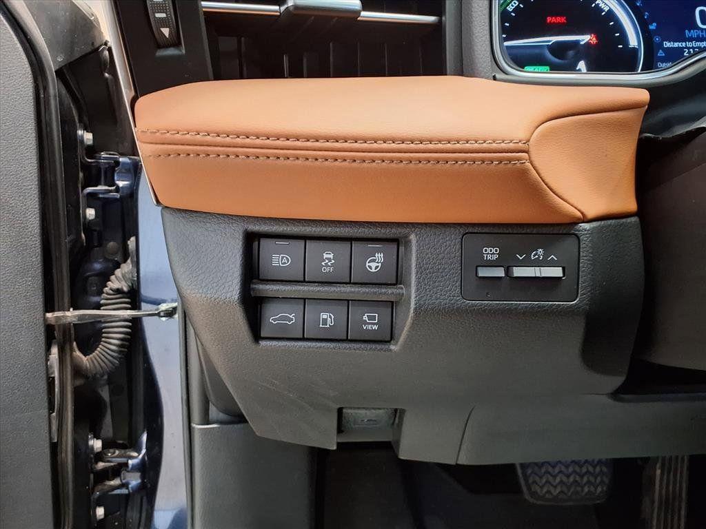 used 2019 Toyota Avalon Hybrid car, priced at $31,000