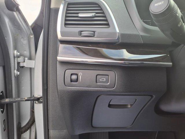 used 2018 Volvo XC90 car, priced at $15,736