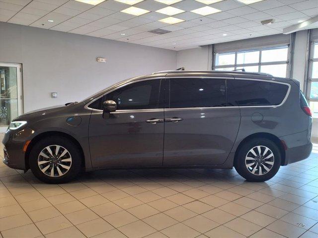 used 2021 Chrysler Pacifica Hybrid car, priced at $21,500