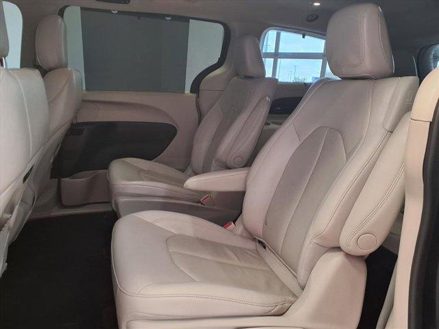 used 2021 Chrysler Pacifica Hybrid car, priced at $21,500
