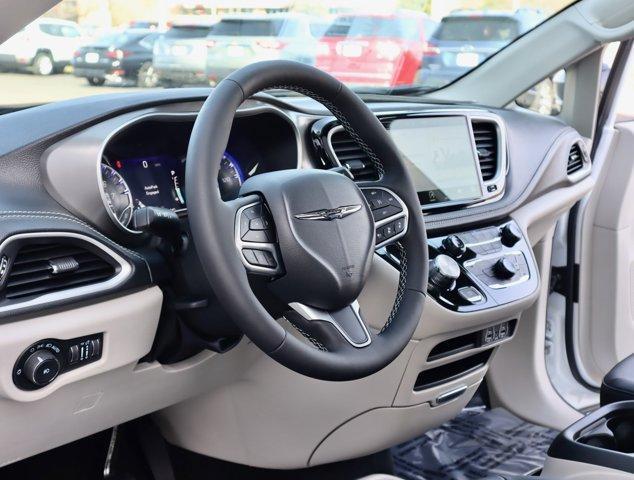 new 2024 Chrysler Pacifica car, priced at $48,640