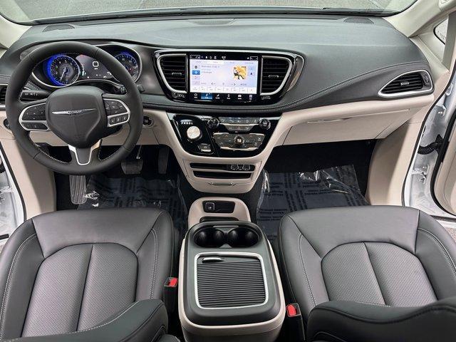 new 2024 Chrysler Pacifica car, priced at $44,350