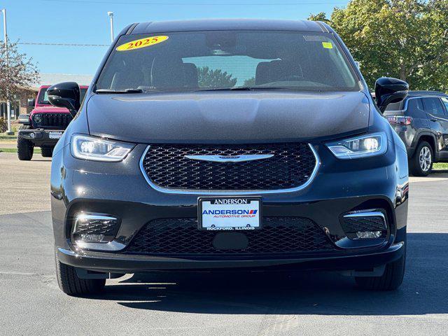 new 2025 Chrysler Pacifica car, priced at $42,946