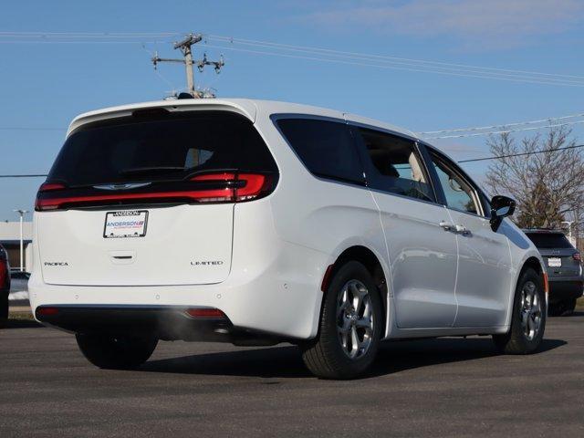 new 2024 Chrysler Pacifica car, priced at $52,521