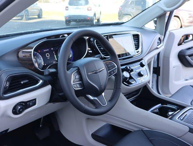 new 2024 Chrysler Pacifica car, priced at $52,521