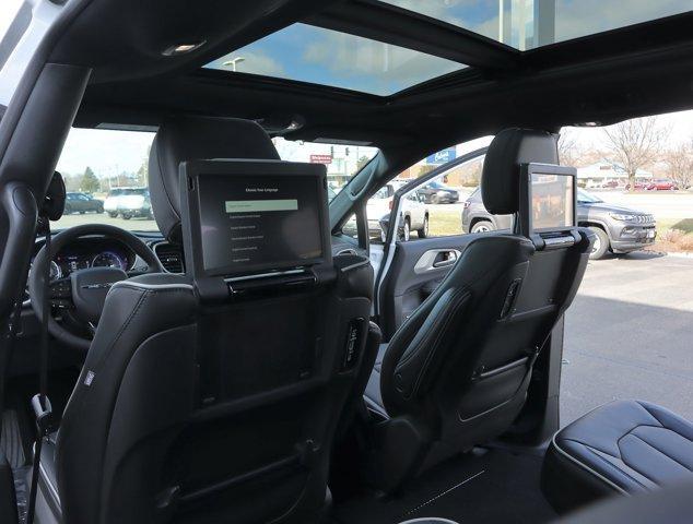 new 2024 Chrysler Pacifica car, priced at $56,460