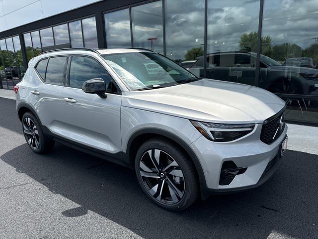 new 2025 Volvo XC40 car, priced at $48,040