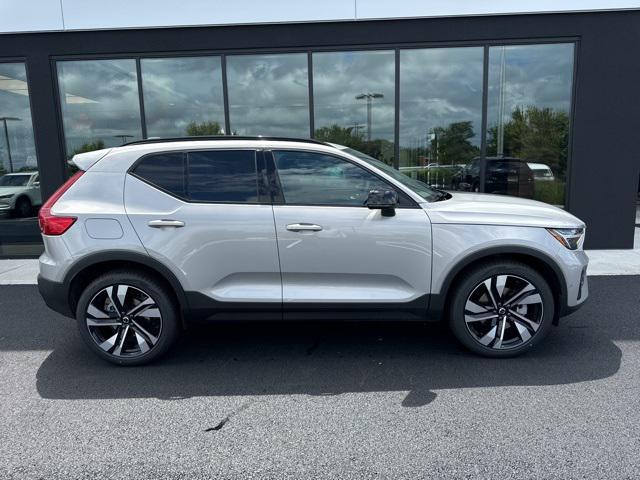 new 2025 Volvo XC40 car, priced at $48,040