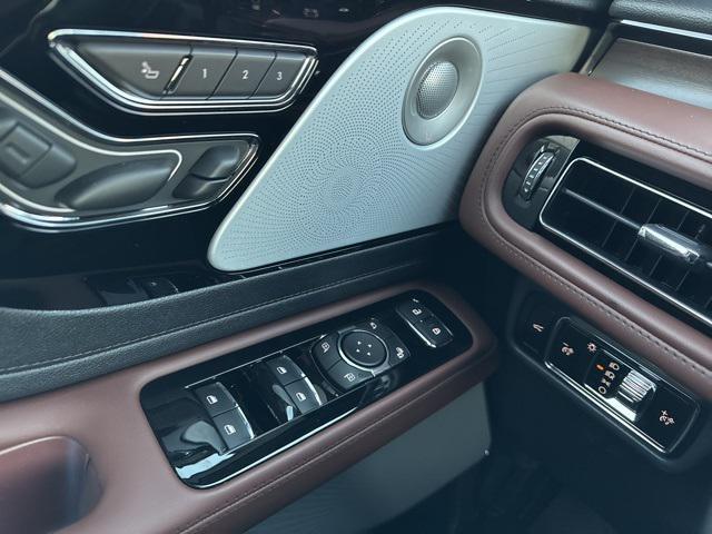 new 2025 Lincoln Aviator car, priced at $80,250