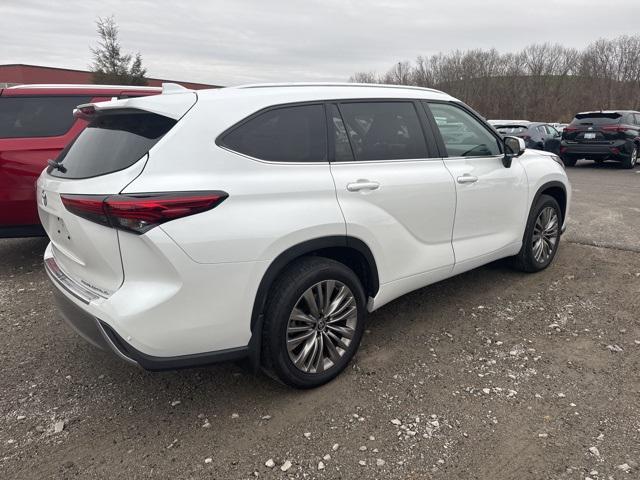 used 2023 Toyota Highlander car, priced at $43,900