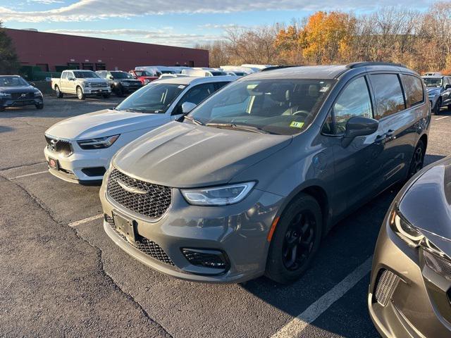 used 2017 Chrysler Pacifica car, priced at $15,900