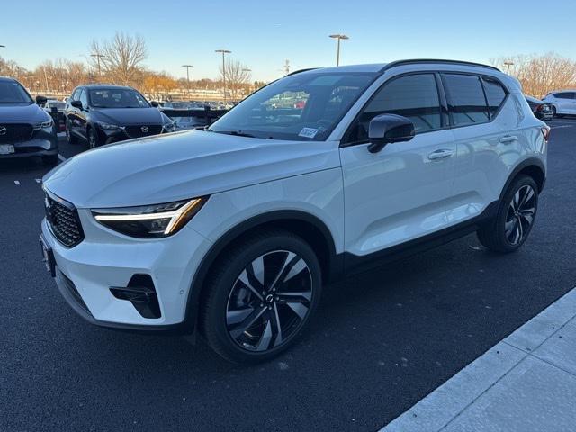 new 2025 Volvo XC40 car, priced at $51,215