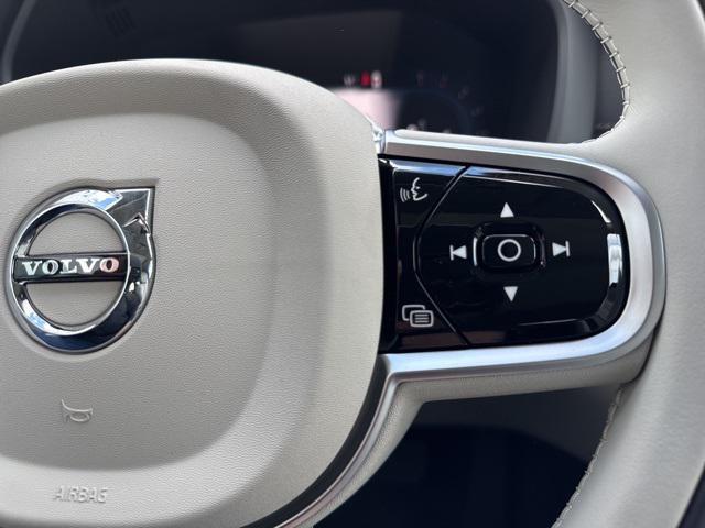 new 2025 Volvo XC60 car, priced at $59,295