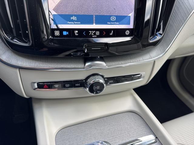 new 2025 Volvo XC60 car, priced at $59,295