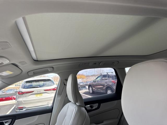 new 2025 Volvo XC60 car, priced at $59,295
