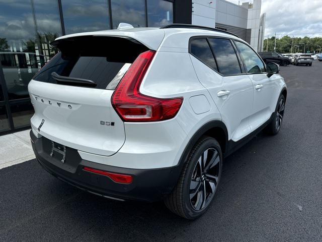 new 2025 Volvo XC40 car, priced at $48,040