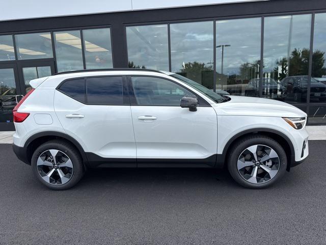 new 2025 Volvo XC40 car, priced at $45,315