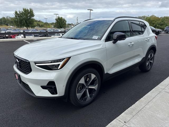 new 2025 Volvo XC40 car, priced at $47,073